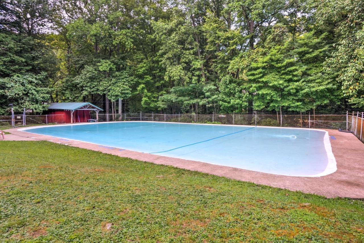 Pet-Friendly Pennsylvania Vacation Rental With Pool! Laughlintown Εξωτερικό φωτογραφία